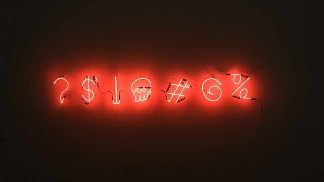 matthew-brodeur-zEFyM4sulJ8-unsplash A boca fala do que está cheio o coração